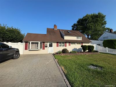 146 Springtime Lane W, Levittown, NY, 11756