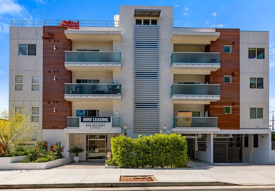 22769 Del Valle St #301