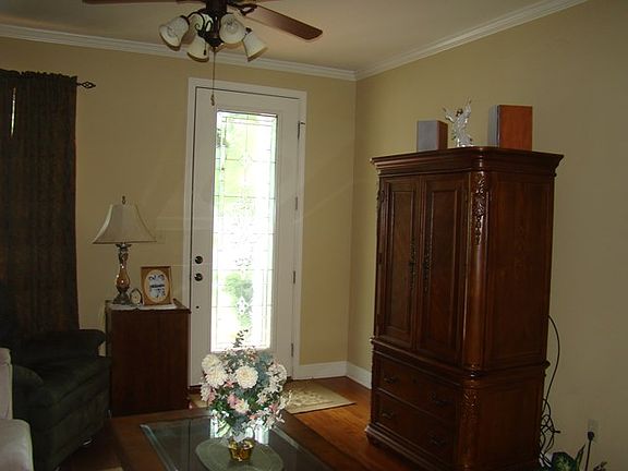 3rd image of 14 Garden District Pl