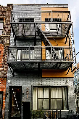 Rented by EXR | media 12