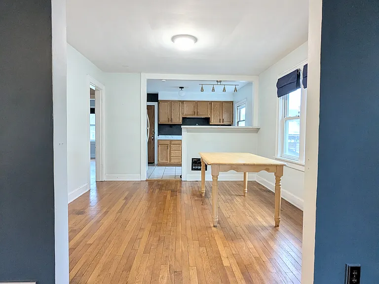 2761 Indianola Ave #2761 — Photo 5