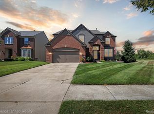 1282 Callaway Ct, Howell, MI 48843