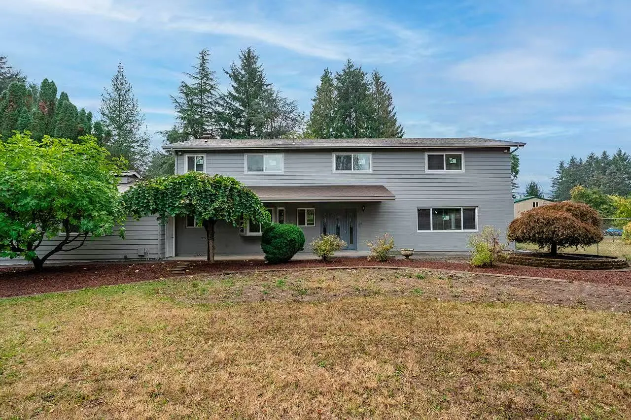 4 bed, 3.5 bath, 2970 sqft, $4,000 — Photo 1