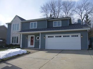 5595 S 25th St, Milwaukee, WI 53221