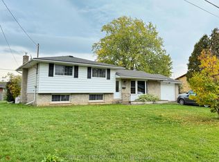 978 Ferndale Ave, Fort Erie, ON L2A 5S8