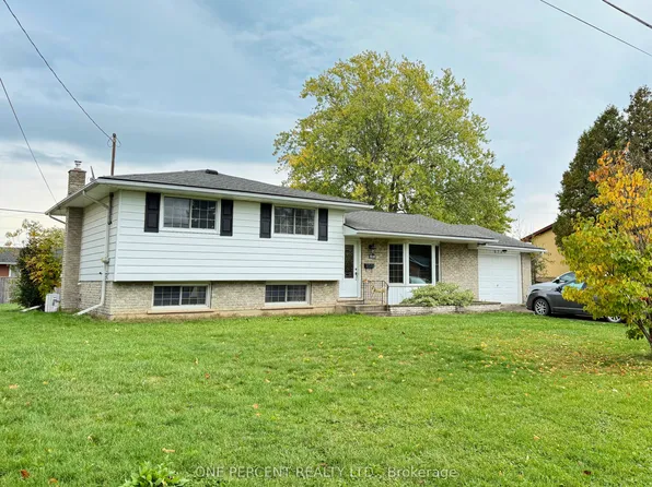 978 Ferndale Ave, Fort Erie, ON L2A 5S8