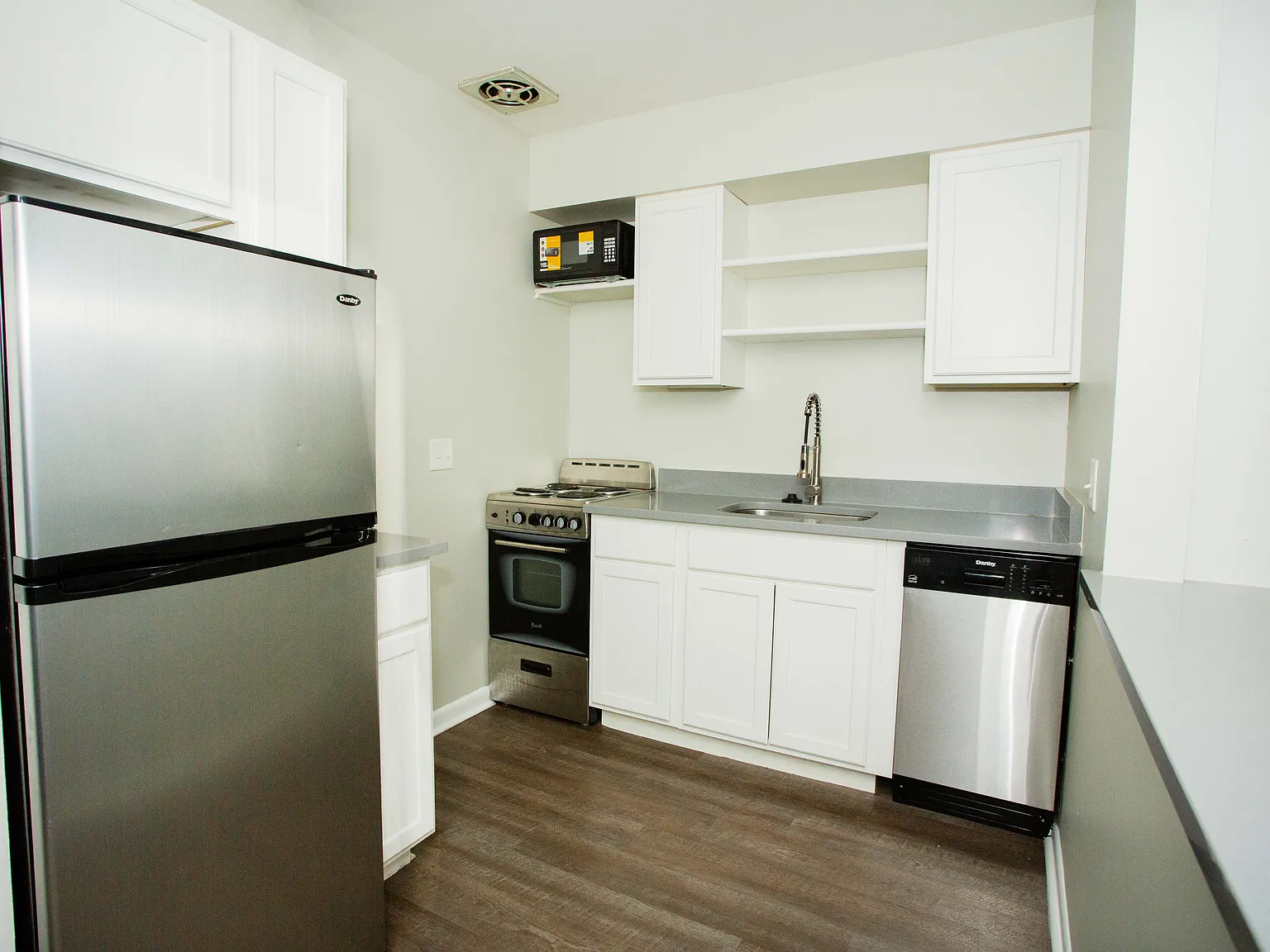 1 bed, 500 sqft, $895 — Photo 3