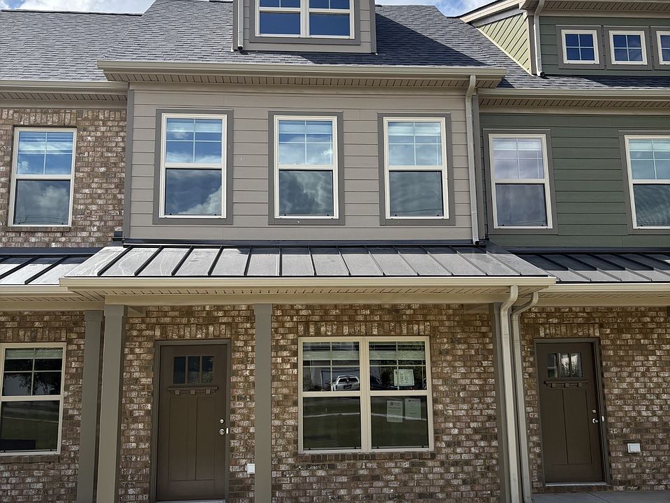 PHOTO IS OF A COMPLETED UNIT. SELECTIONS AND OPTIONS MAY VARY.