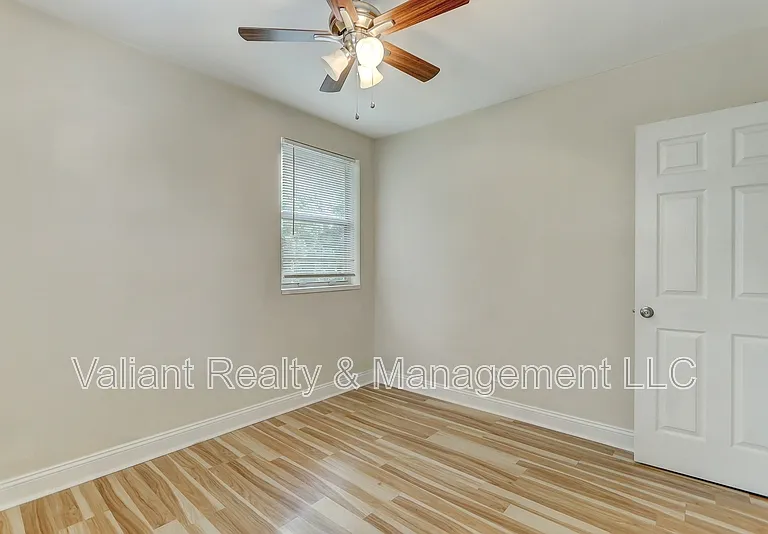 2358 Herschel St #3 — Photo 21