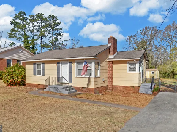 93 E Rountree Rd, Toccoa, GA 30577