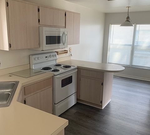 5th image of 1214 Bloom Hill Ave
