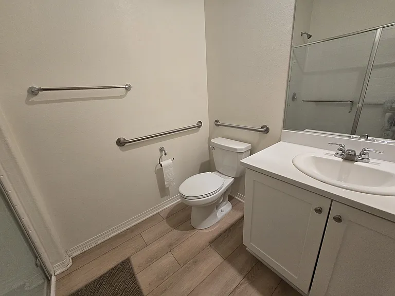 Downstair bathroom, Wheelchair accessible