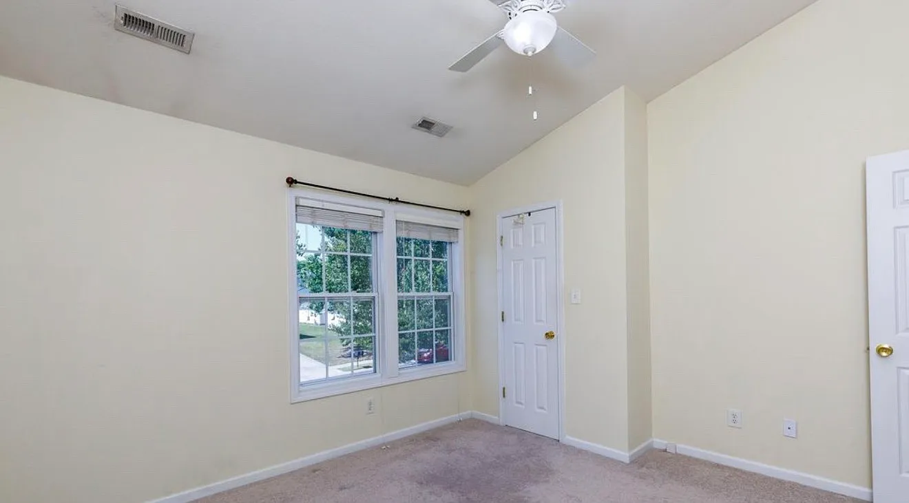 2 bed, 1189 sqft, $1,695 — Photo 4