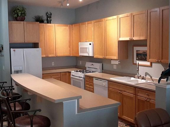 3rd image of 445 Wacouta St Unit 303