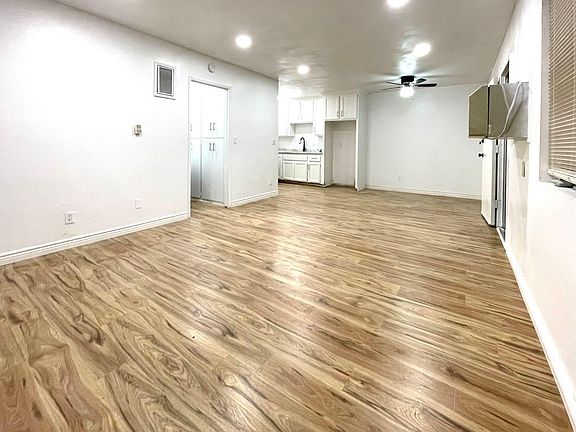 3rd image of 2460 N Eastern Ave #14
