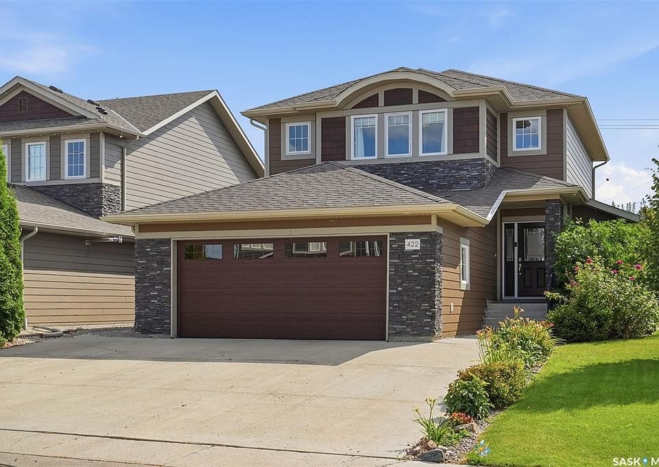 1st image of 422 Pichler CRESCENT