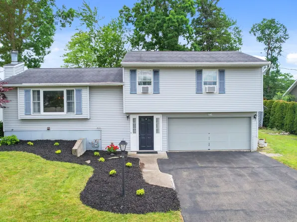 2714 Magnolia St, Endwell, NY 13760