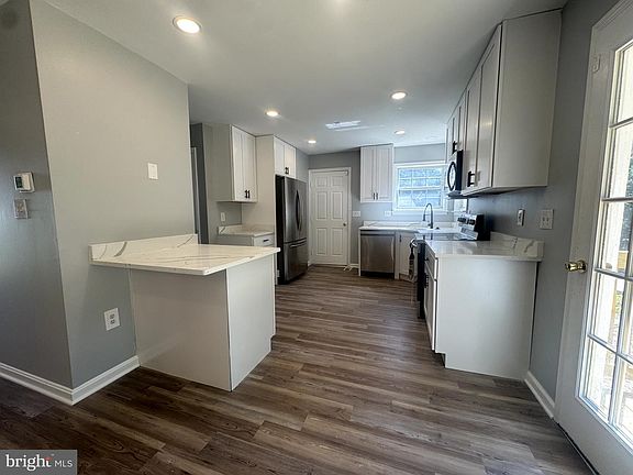 4th image of 8603 Brighton Ct