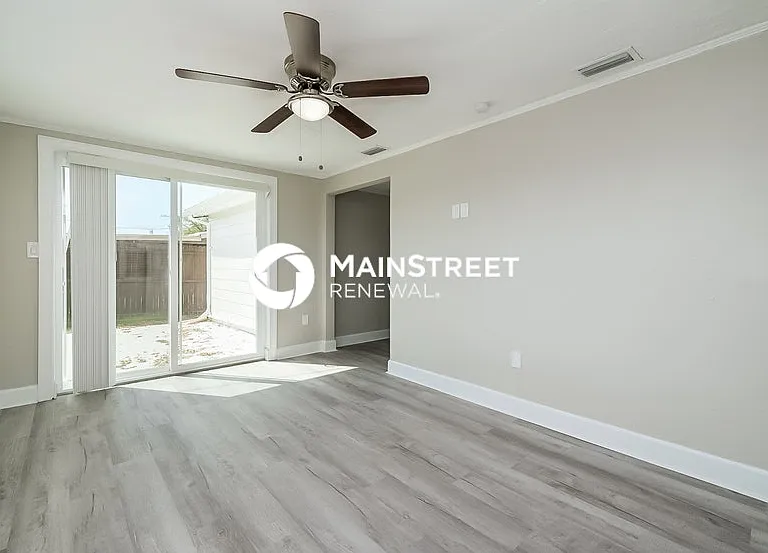 12906 Kings Manor Ave — Photo 4