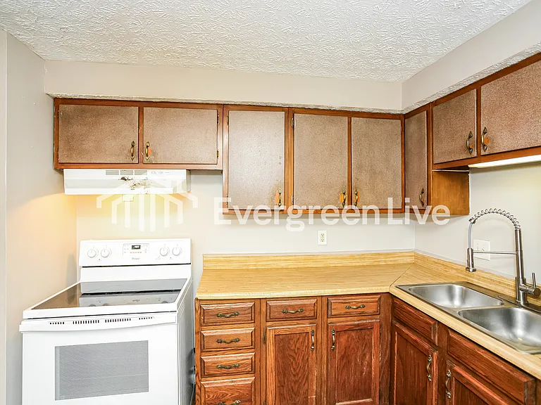 10446 Chris Dr — Photo 7