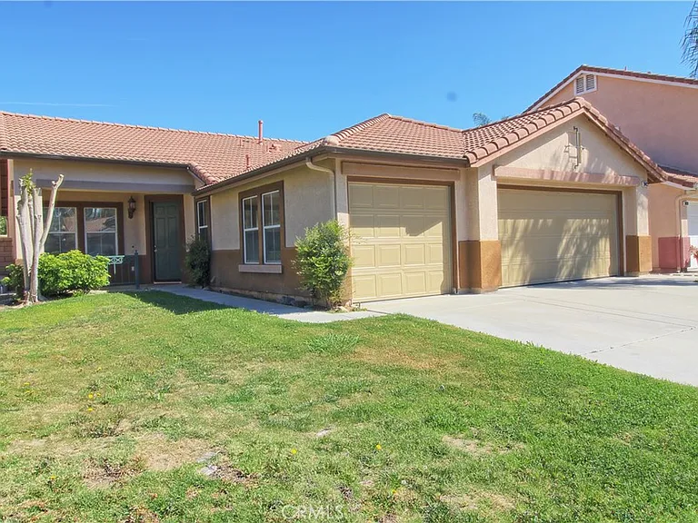 28422 Belleterre Ave — Photo 1