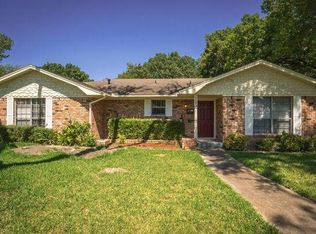 9 Oak Trl, Desoto, TX 75115