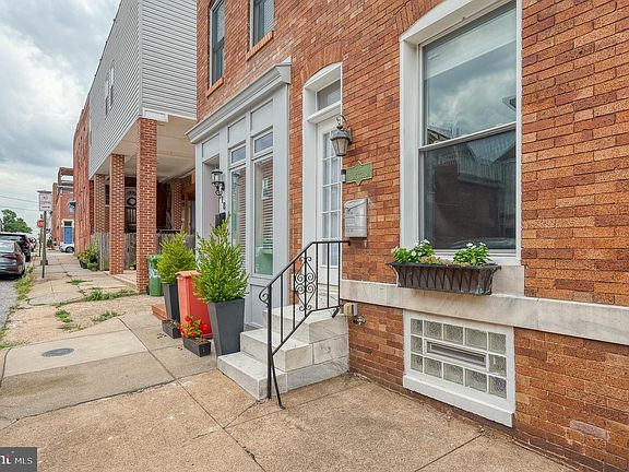 2nd image of 516 S Robinson St