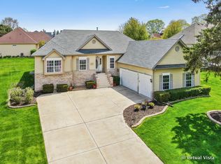 108 N Buckingham Dr, Sugar Grove, IL 60554