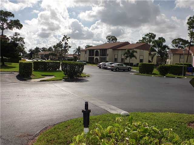 2nd image of 728 Sunny Pine Way APT A1