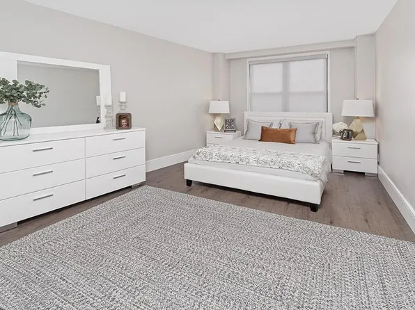 2400 Hudson Terrace image 14 of 31