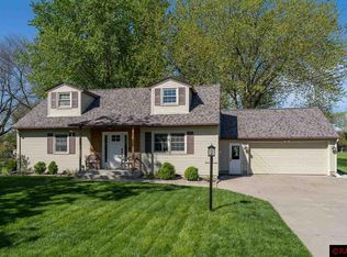 1607 Clare Ct, North Mankato, MN 56003
