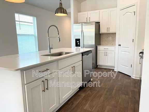 5th image of 120 Windsor Lane St