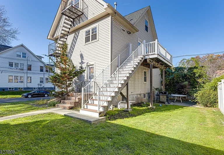 35 Burnside Ave #B — Photo 5