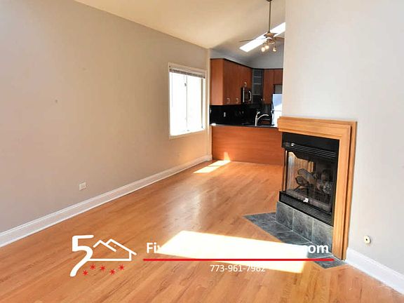 3rd image of 1518 W Superior St APT 3