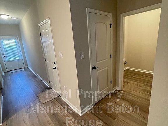4th image of 17481 Berkshire Dr