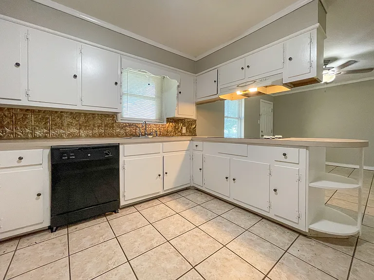 110 E San Benito Dr — Photo 11