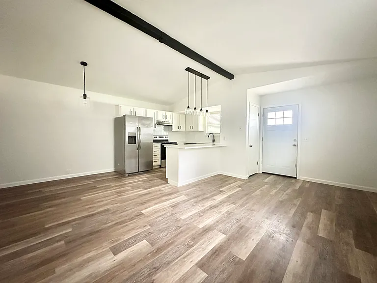 4933 Curzon Ave — Photo 2