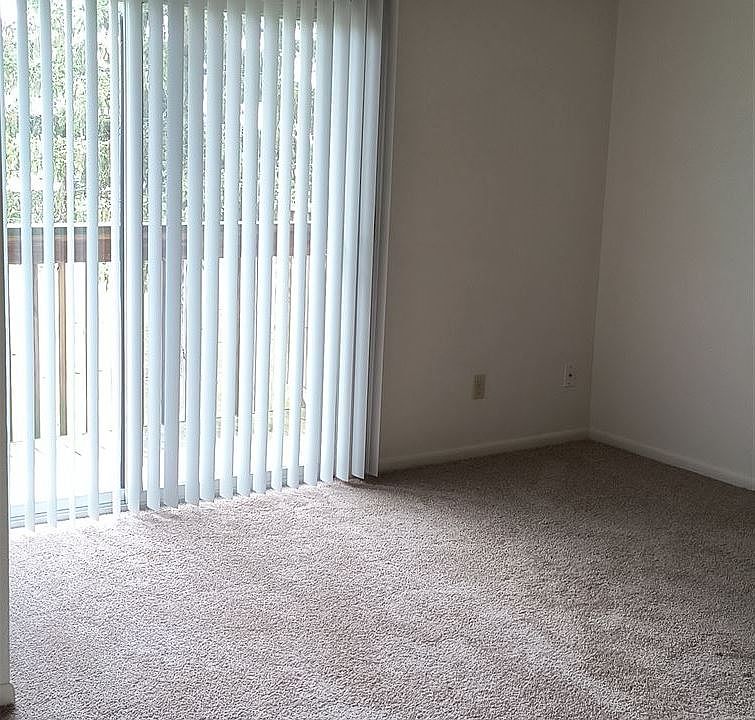 320 W Linden St, Carson City, MI 48811 Zillow