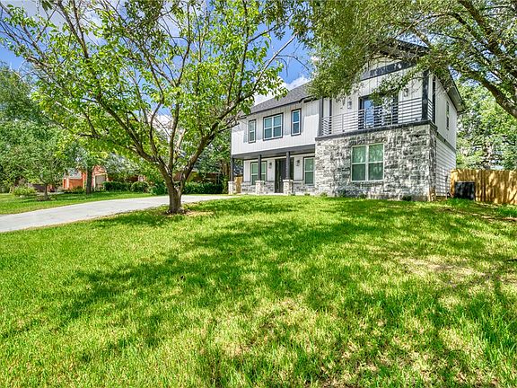 2nd image of 1307 Bayou Woods Dr