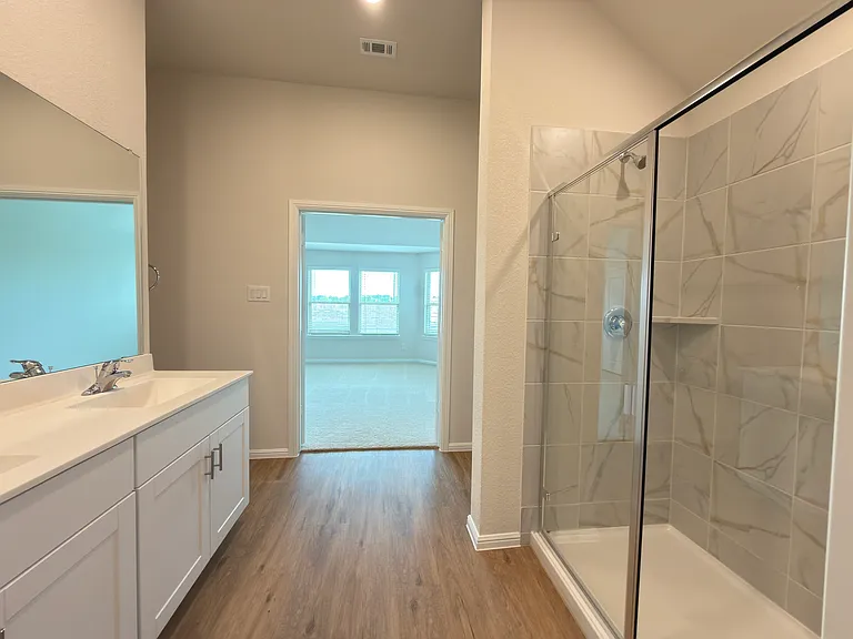 406 Kingsbury Ave — Photo 18