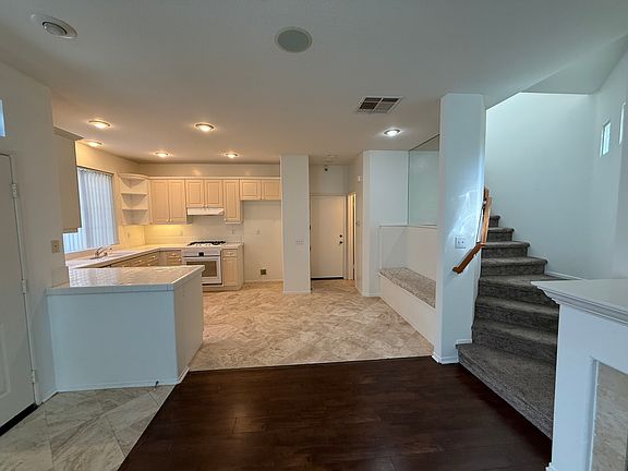2nd image of 254 Woodcrest Ln