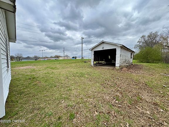 4th image of 702 Gibson Rd
