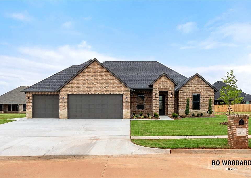 1st image of 2217 W Cole Dr