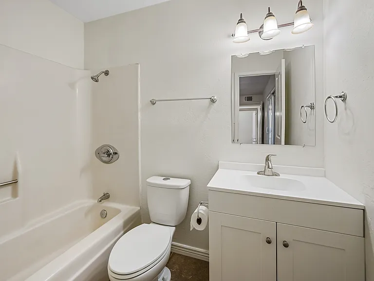 5924 W Seldon Ln — Photo 17