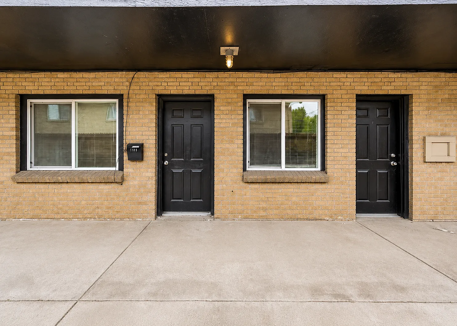 2 bed, 1.0 bath, 850 sqft, $1,350 — Photo 2