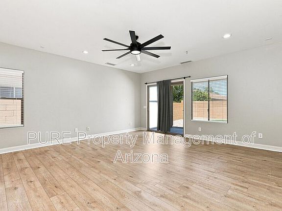 4th image of 536 E Yellow Wood Ave