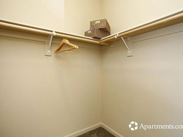Plumtree Apartments — Photo 30