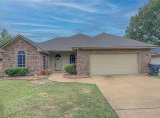 302 Brownlee Cir, Bossier City, LA 71111