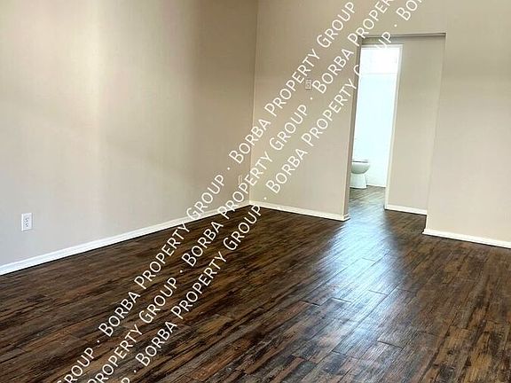 2nd image of 824 S Myrtle Ave #6
