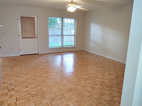 2nd image of 1081 SW Jamestown Gln